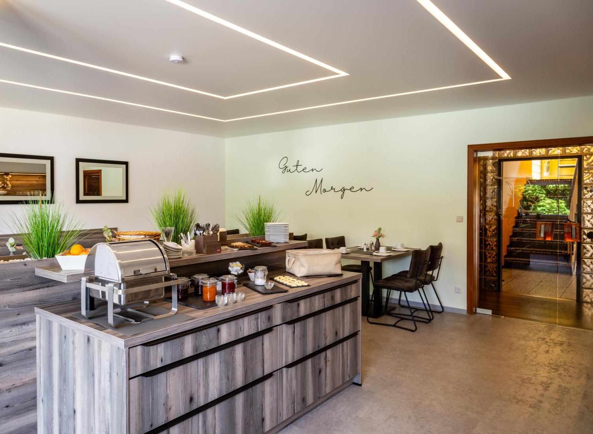 Hotel Schmidt Garni Есен Екстериор снимка